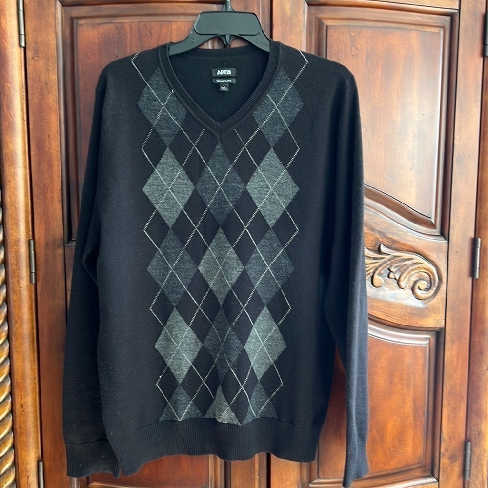 Apt 9 merino wool sweater- size L